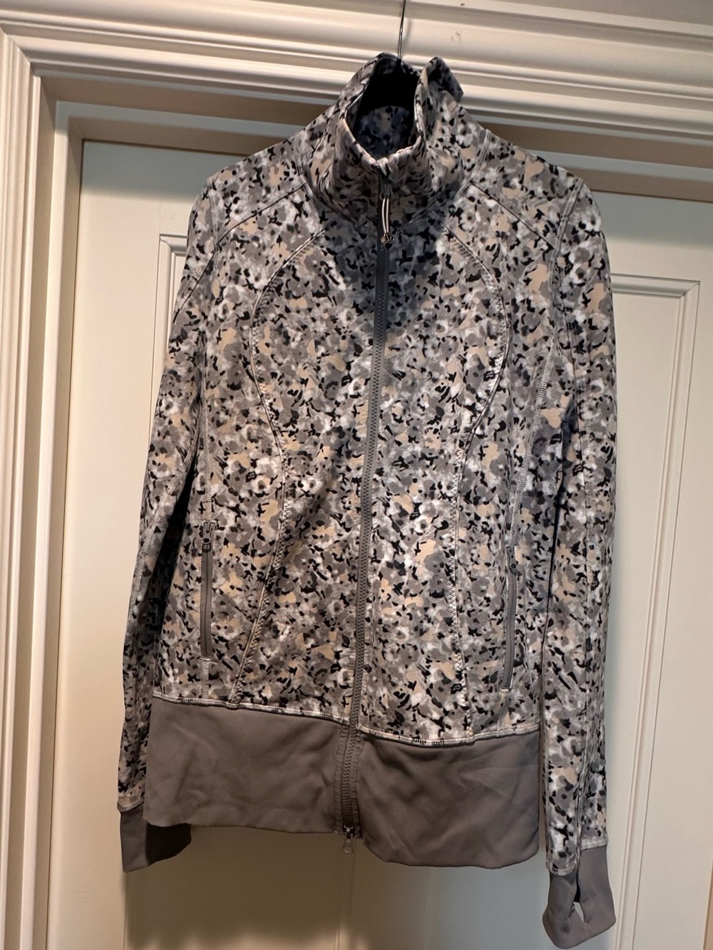 Lululemon Women's Grey Patterned Zip-Front Jacket
